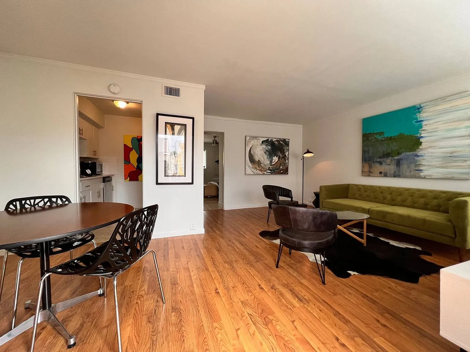 306 Hawthorne — Photo 2
