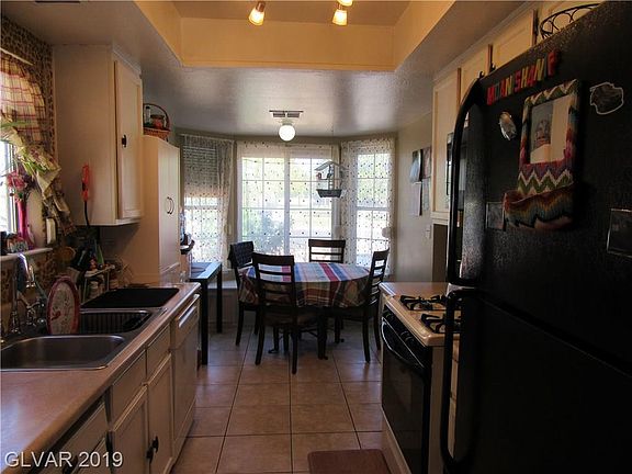 3rd image of 6321 Carmen Blvd