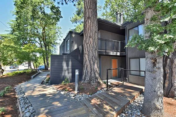 Timberwood Apartments — Photo 4