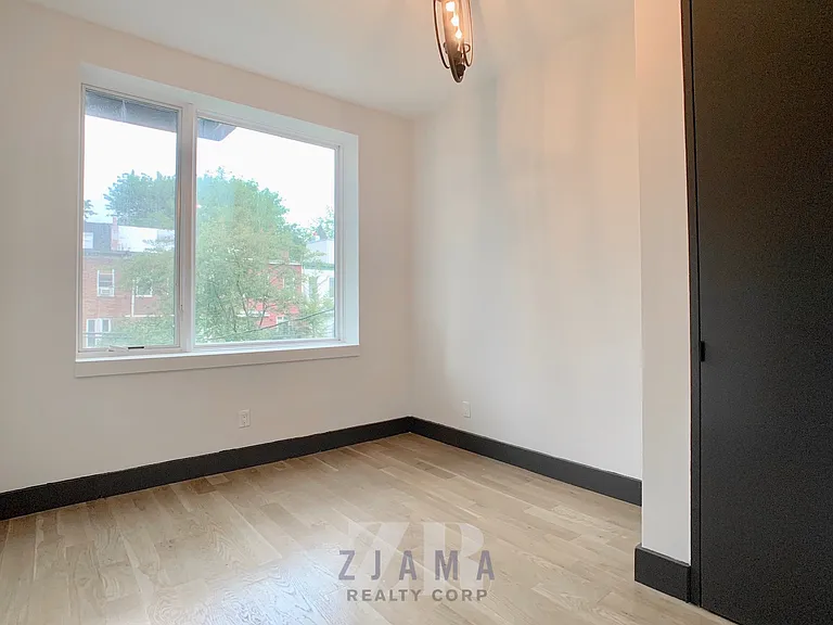 242 Hawthorne St #3F — Photo 5