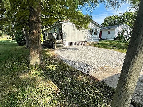 2nd image of 202 Dunn Ave
