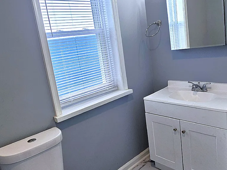 244 W Douglass St — Photo 18