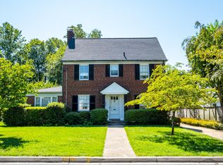 5204 Hampden Ln, Bethesda, MD 20814