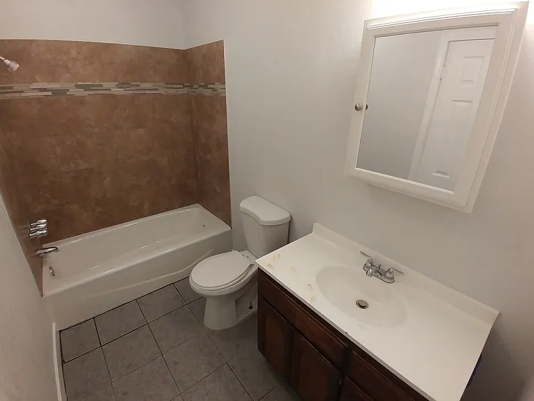 11435 S New Hampshire Ave — Photo 9