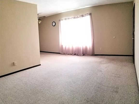 5th image of 4 Sunset Dr APT 3