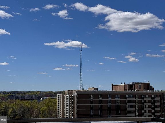 2nd image of 4515 Willard Ave APT 2011S