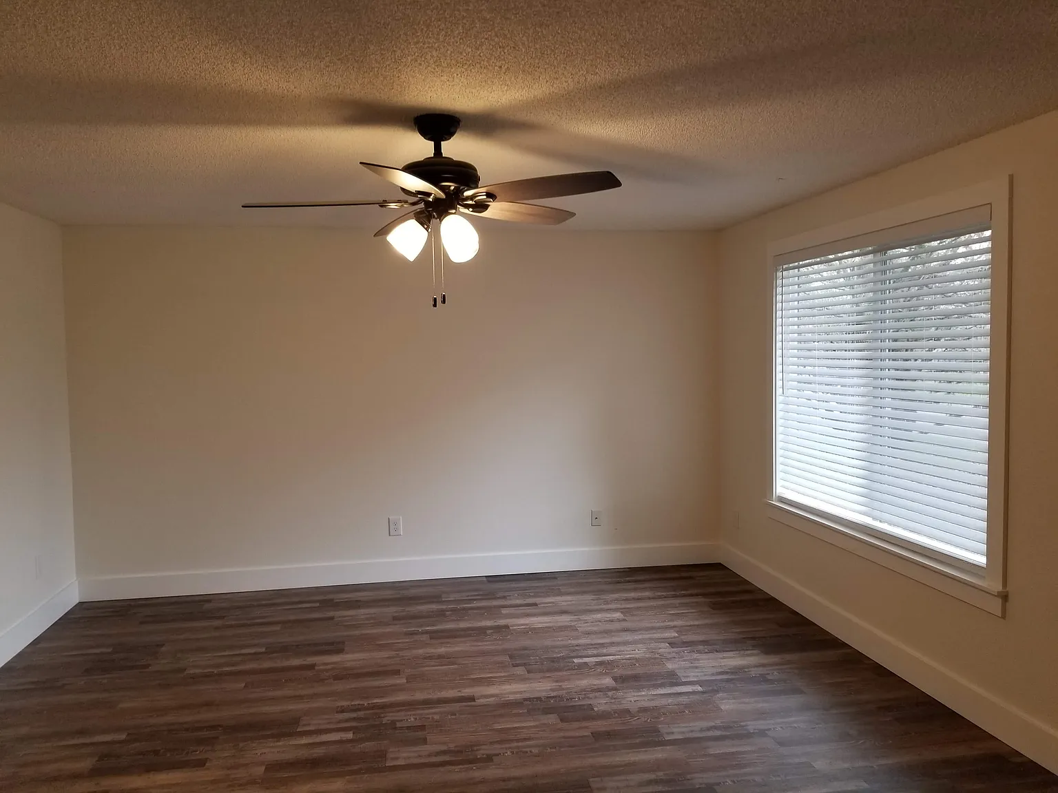 4 bed, 1522 sqft, $2,695 — Photo 2