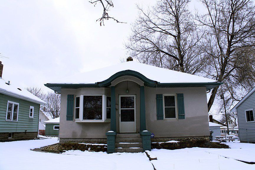 1st image of 1129 McLean Ave