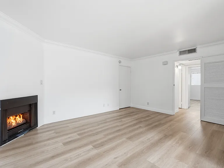 908 S Shenandoah St #104 — Photo 15