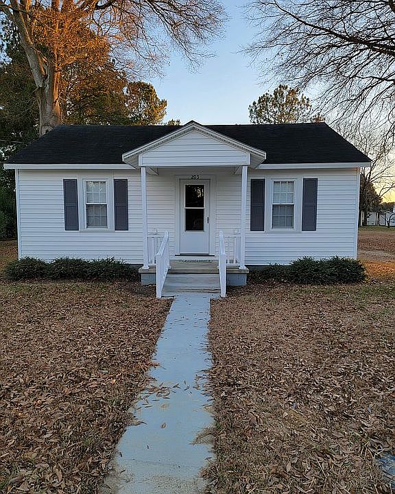 1st image of 203 Crocker St