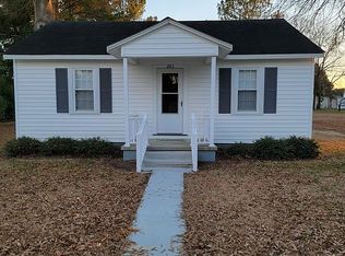 203 Crocker St, Selma, NC 27576