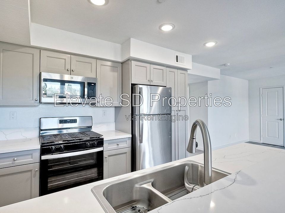 1st image of 1819 E 9th St #101