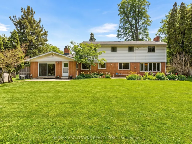 145 Wolfdale Ave — Photo 22