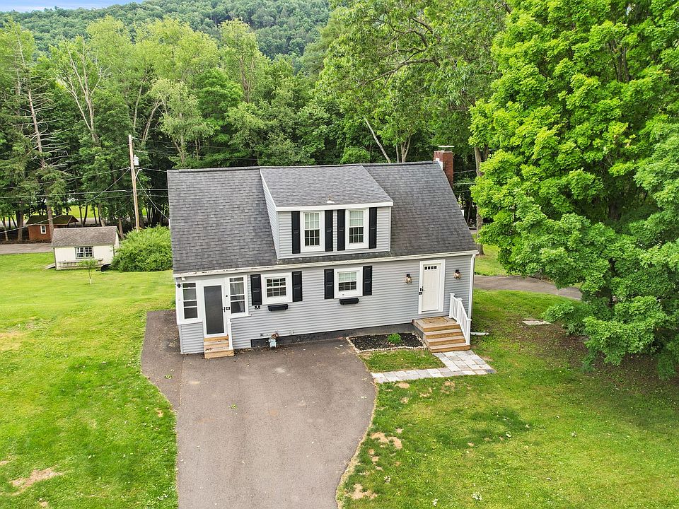 1st image of 8 Willow Ln