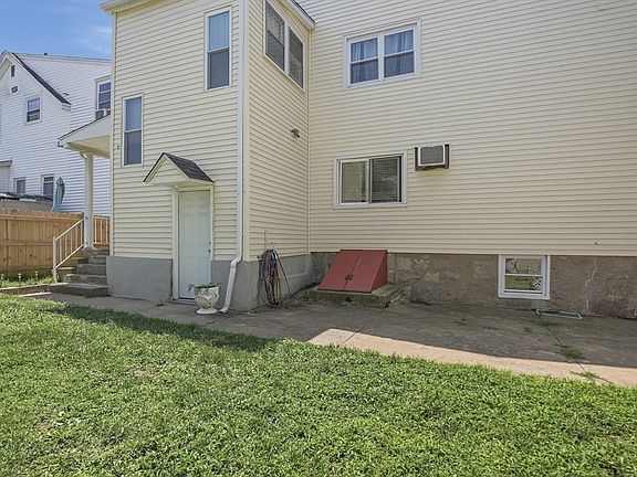 5th image of 22 Sachem St