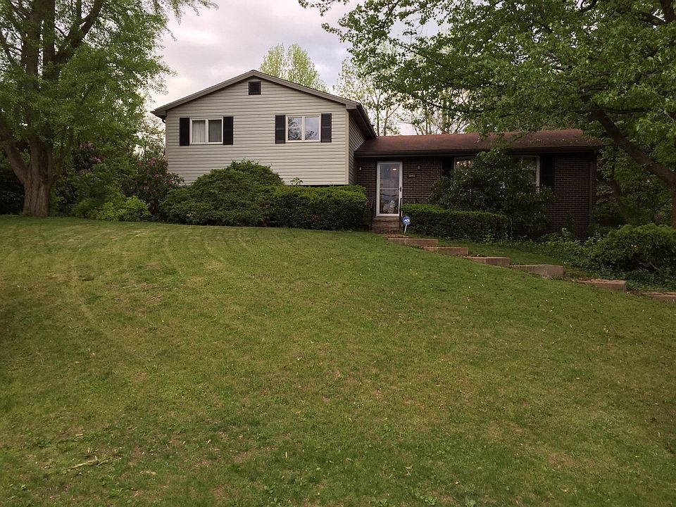 Beautiful multi-level home