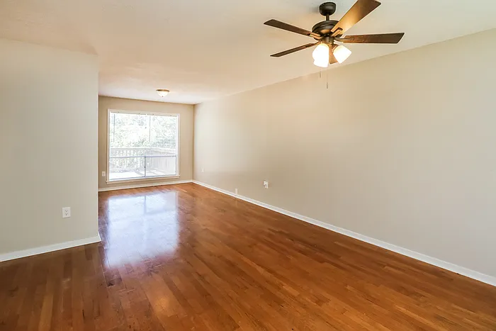9208 Marilyn Dr — Photo 2