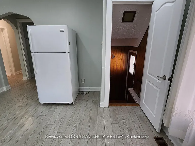 207 Olive Ave — Photo 6