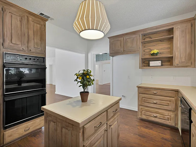 4219 Oak Springs Dr — Photo 26
