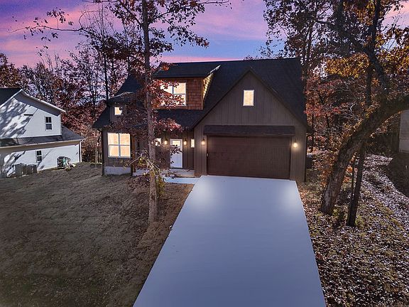 3rd image of 2 Bingley Ln