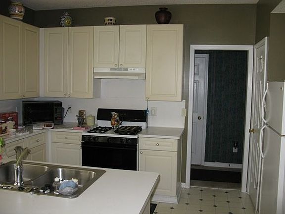 Spacious Kitchen