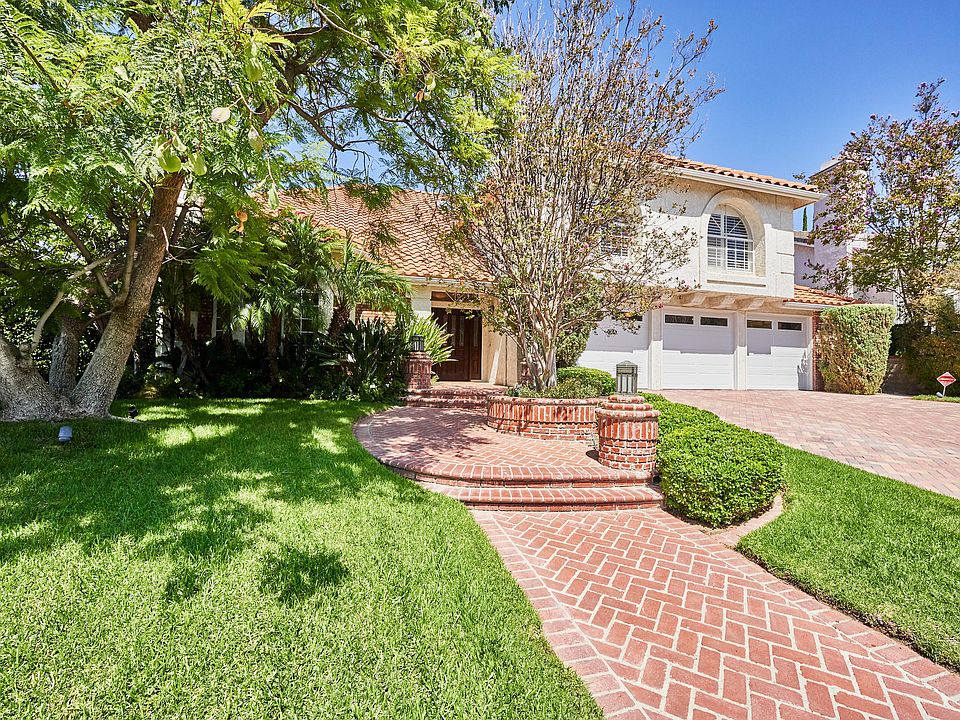 1st image of 5511 E Napoleon Ave