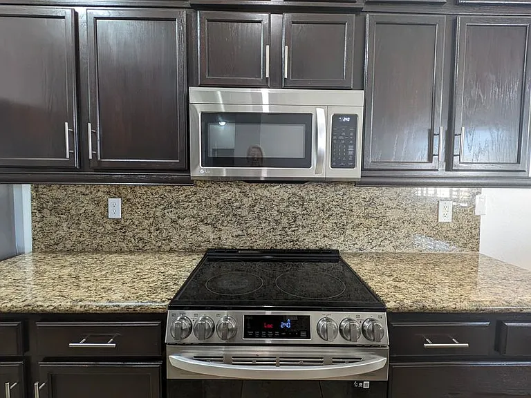 650 W Kent Pl — Photo 18