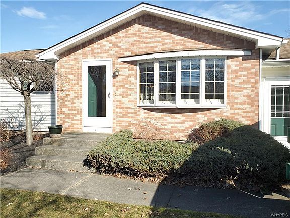 3rd image of 802 Remington Dr