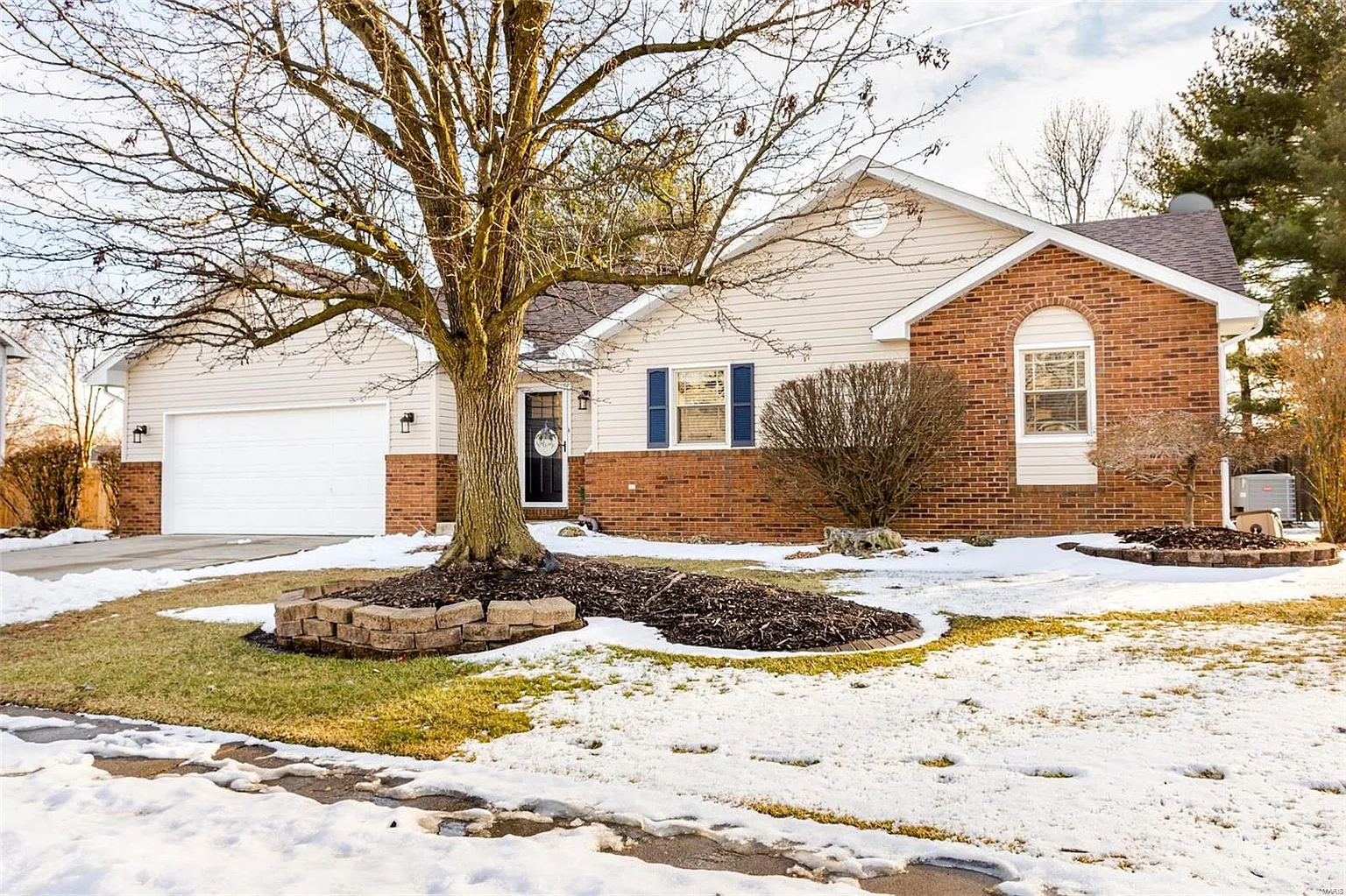 1803 Meadow Ln photo 1