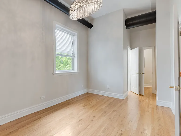5014 S King Dr #2W — Photo 12