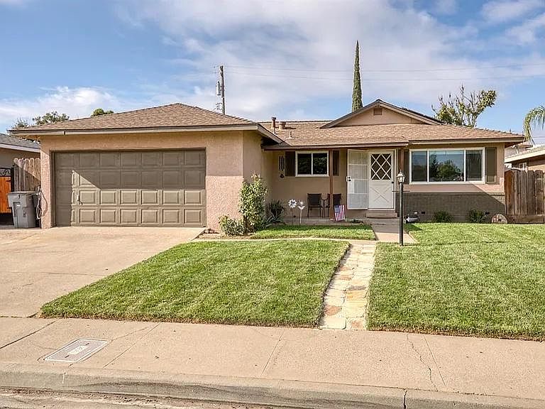 1st image of 652 Cloverland Way