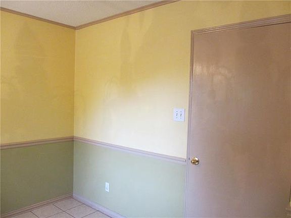 2nd image of 3408 Meadowlark Ln