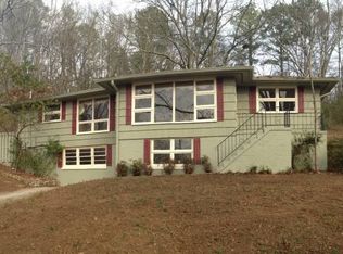 202 N Pine St SE, Lindale, GA