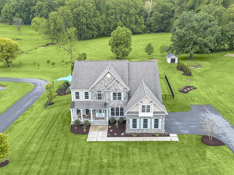 13519 Allnutt Ln — Photo 3