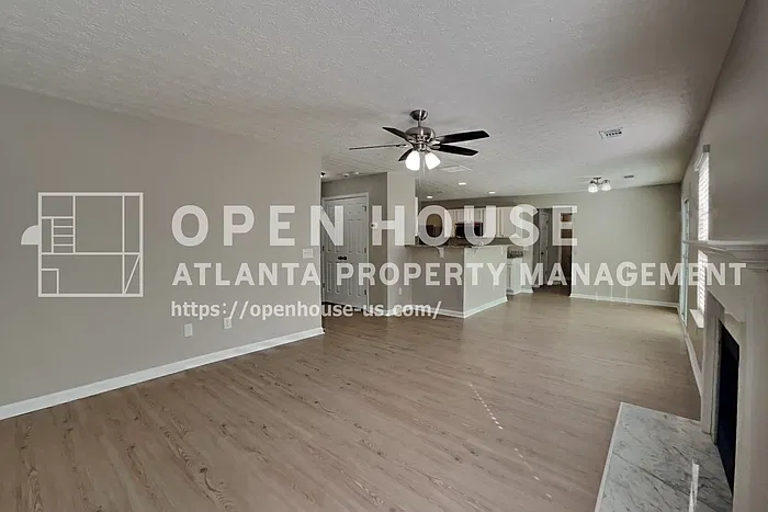 4 bed, 2.5 bath, 2437 sqft, $2,400 — Photo 4
