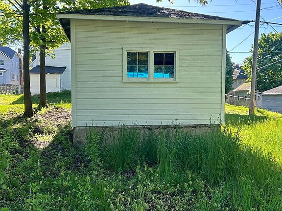 5th image of 161 N Manning St