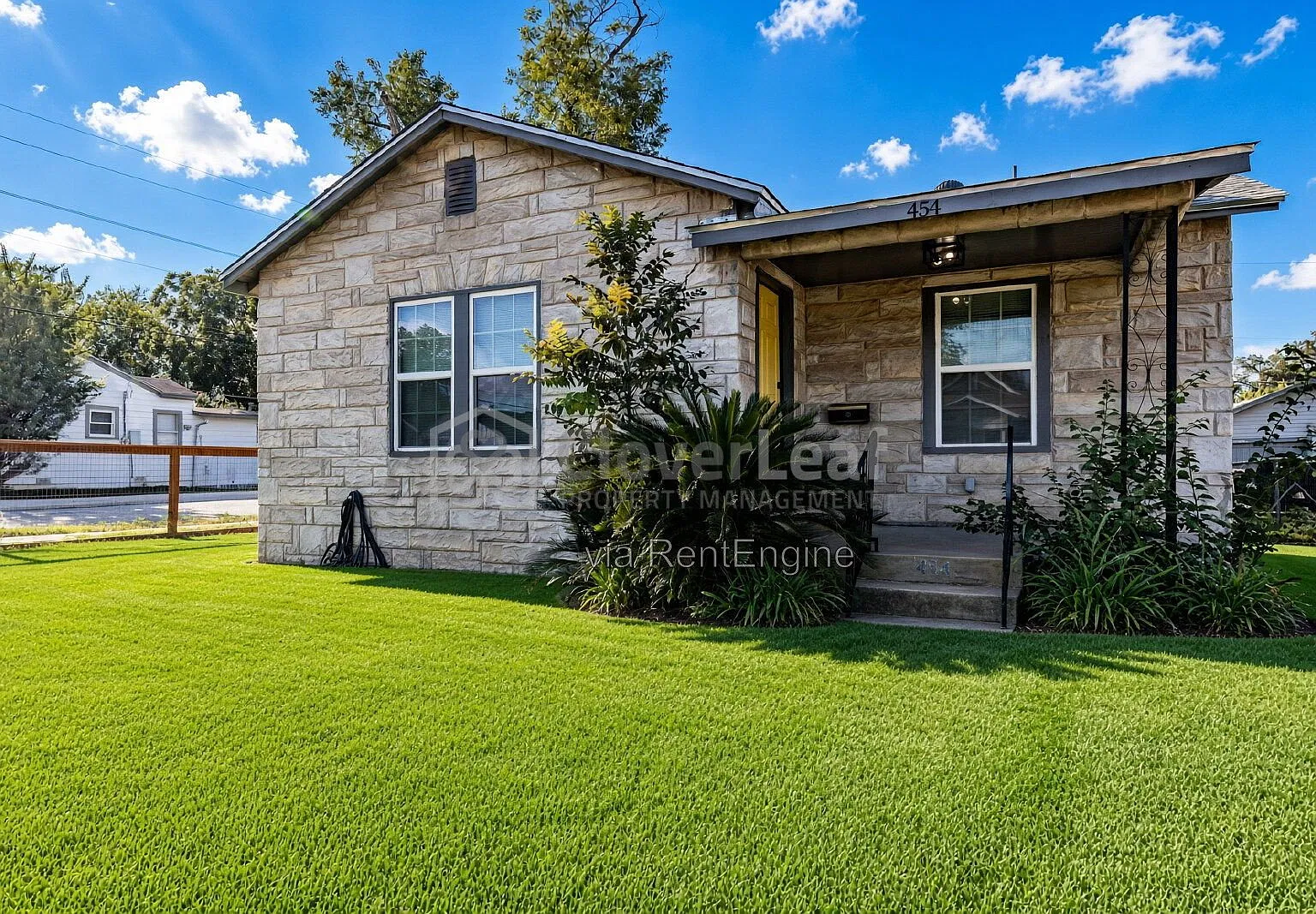 3 bed, 2.0 bath, 1203 sqft, $1,597 — Photo 1