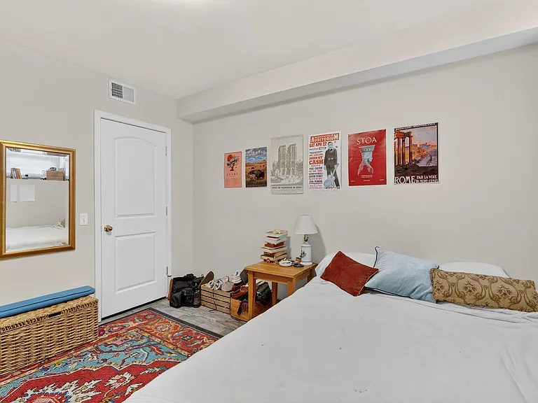 961 W Fletcher St #1 — Photo 26