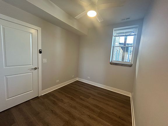4th image of 3356 W Montrose Ave #4407-3