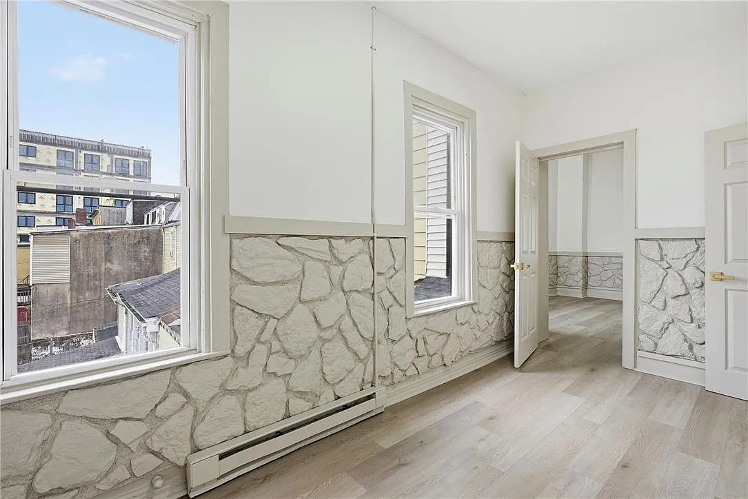 3 bed, 1.0 bath, 1280 sqft, $1,750 — Photo 3