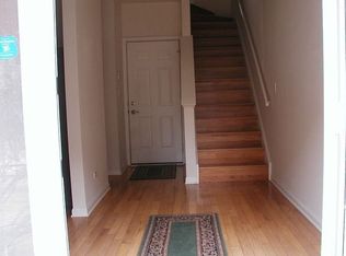 817 W University Ln, Chicago, IL 60608
