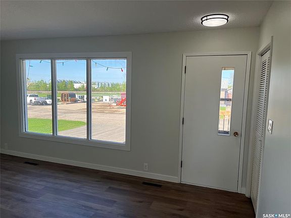 3rd image of 42 6th STREET NE