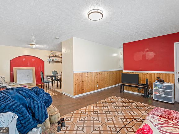 5th image of 623 Nassau St