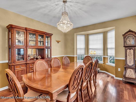 5th image of 2 Kensington Ct