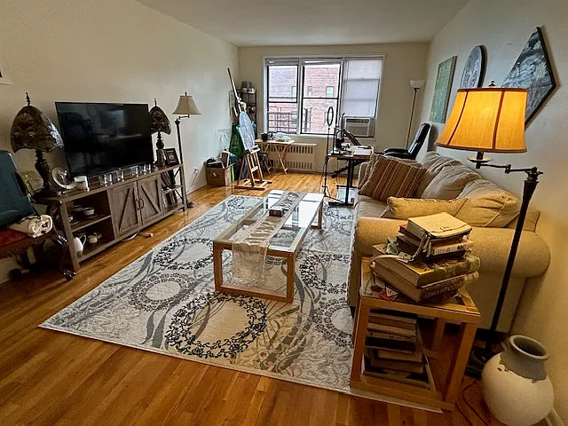 Building Photo - 632 Warburton Ave #8D