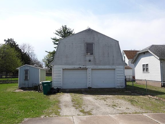 5th image of 961 Arnold St