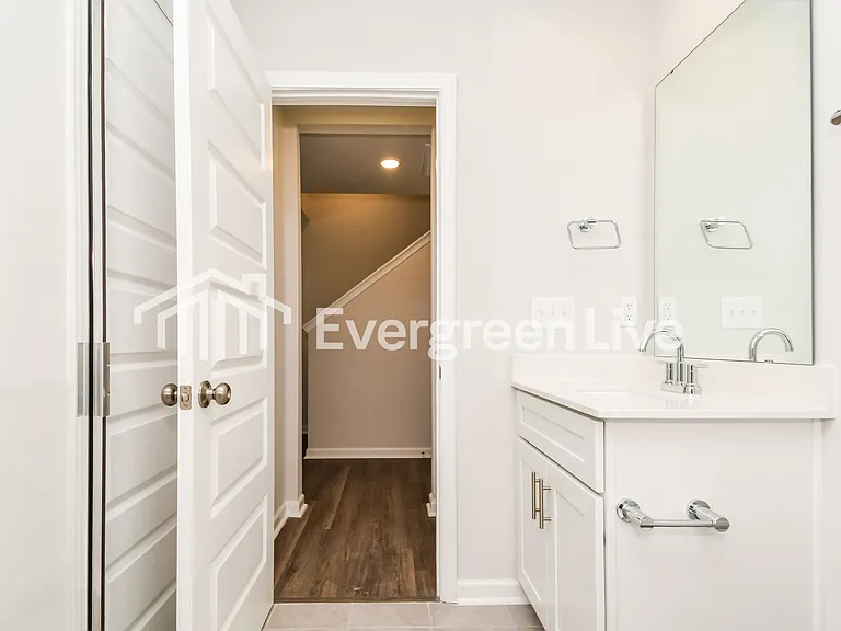 548 Hodge Rd — Photo 10
