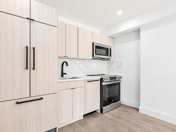 5th image of 18 E 13th St #5A