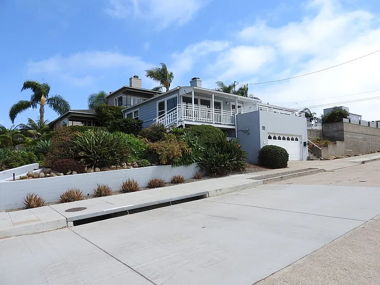 4493 Newport Ave — Photo 2