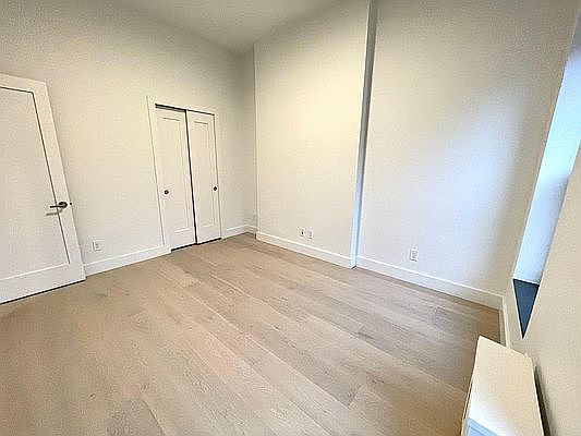 4th image of 253 E 10th St APT 19A